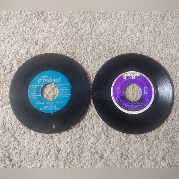 James Brown 45' Vinyl Records Duo PRE-OWNED - Picture 1 of 6